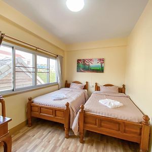 Standard Zimmer mit zwei Einzelbetten